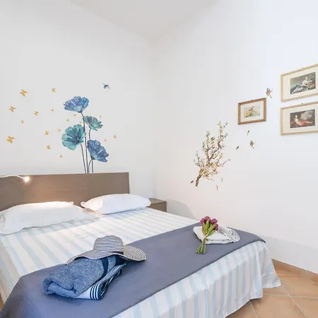 Essentia Fit Domus * Iglesias
